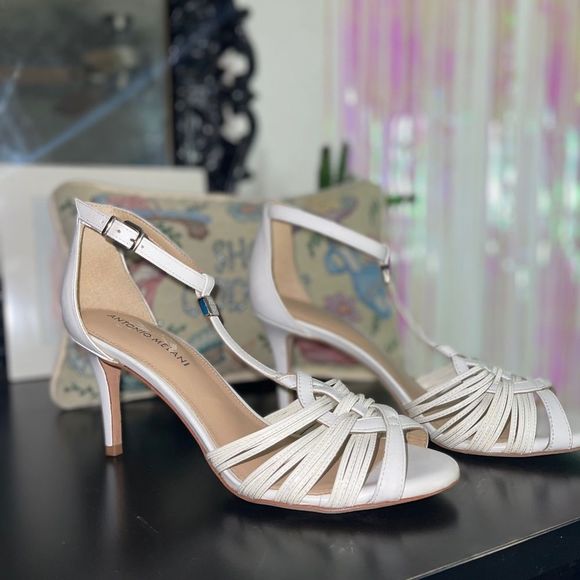 ANTONIO MELANI Shoes - Antonio Melani white leather strappy heels